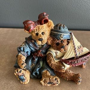 Boyds bears Elvira and Chauncey Fitzbruin - Shipmates.  Resin 4.25” L x 3.5” T